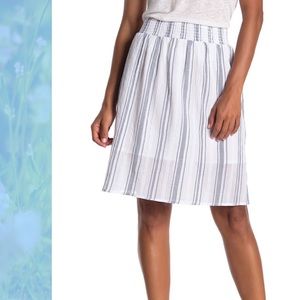 🌕 SOLD. 🐚 White & Blue 100% Cotton Woven Skirt